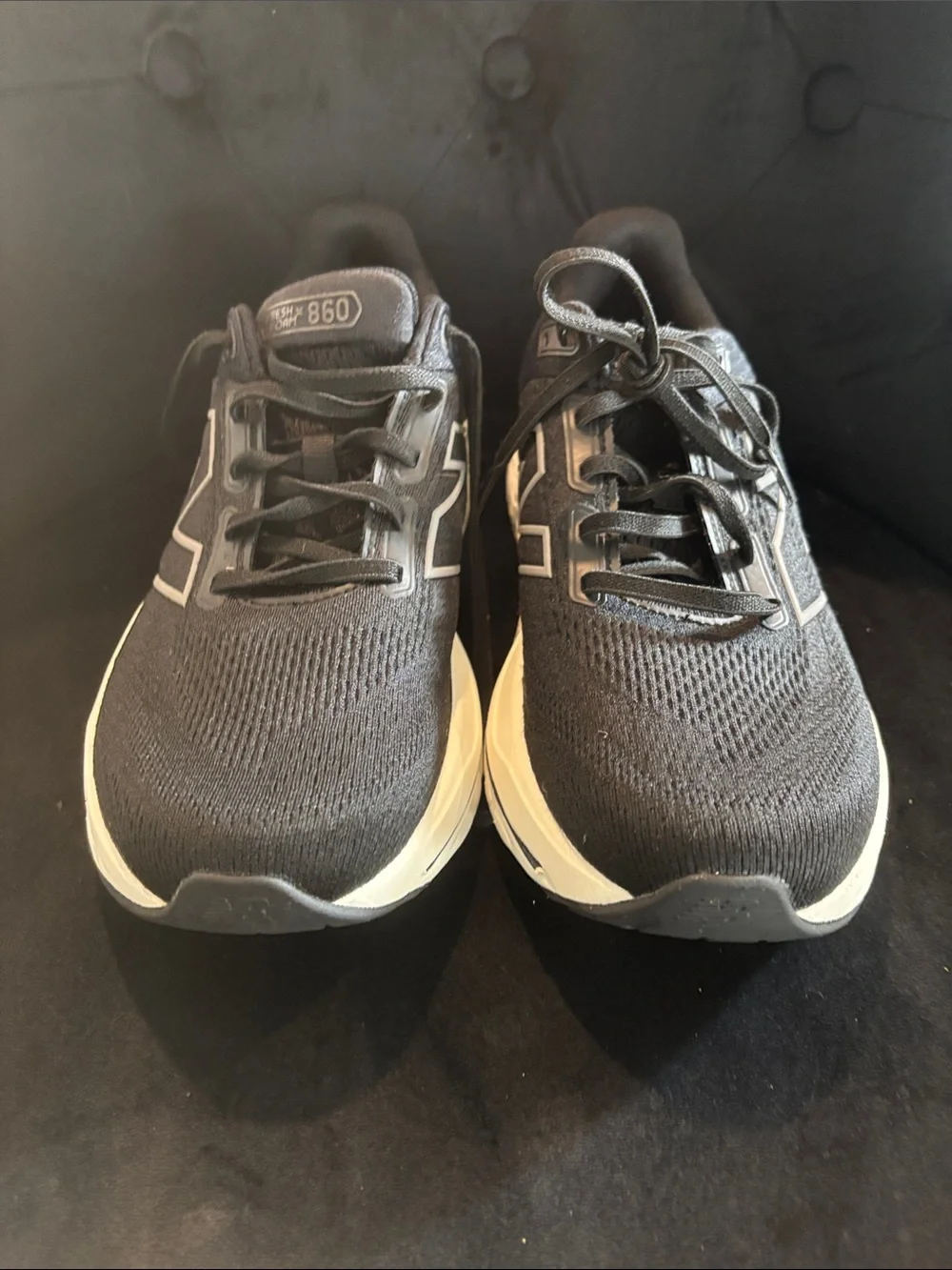 New Balance Men's 860 Black and White Athletic Running Shoes